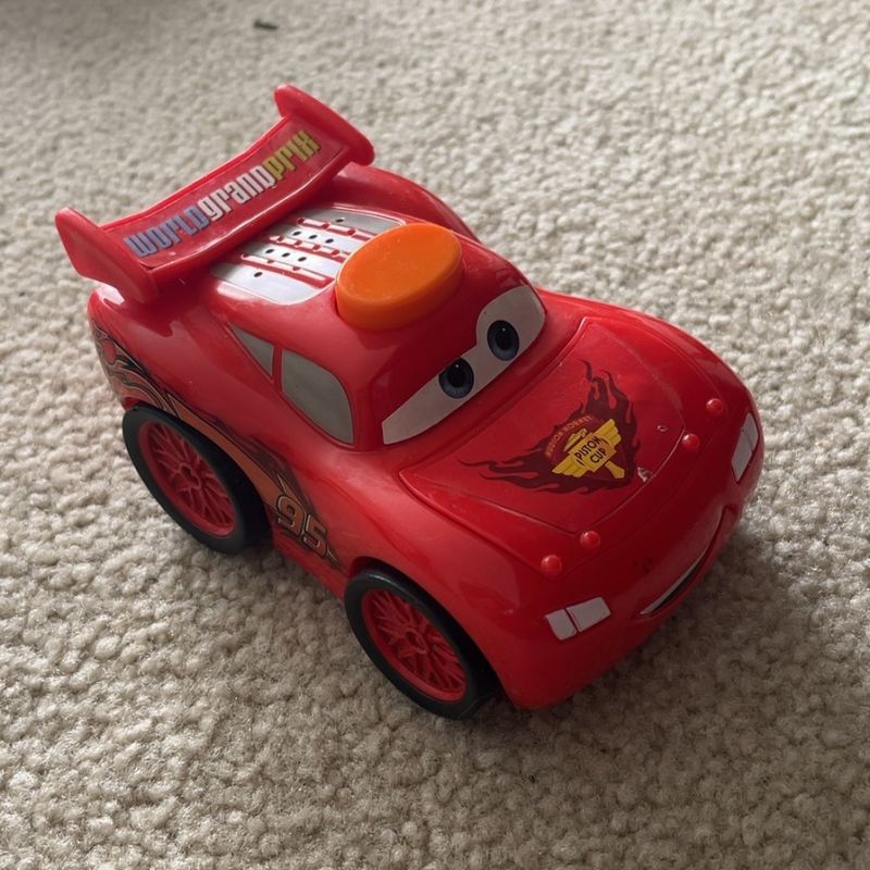 Lightning McQueen Flashlight — 2011 — Mattel V7611