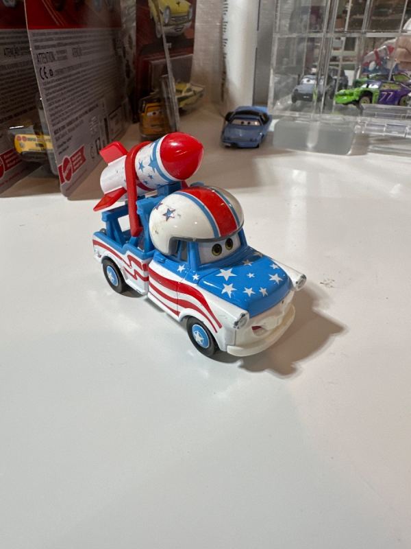 Disney Pixar Lightyear Hot Wheels® Character Cars Buzz Lightyear Hyper Loop Challenge Playset